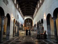 Interior da Basílica de Santa Maria em Cosmedin