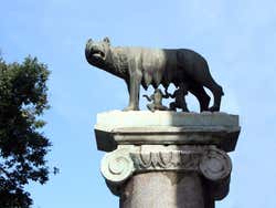 Escultura de Rômulo e Remo