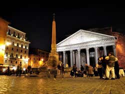 Panteão, Piazza della Rotonda