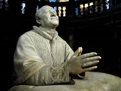 Basílica de Santa Maria Maggiore, Estátua Pio IX