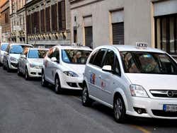 Táxis em Roma