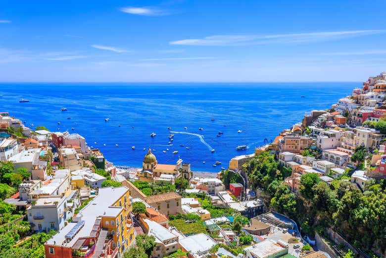 Vistas a partir de Positano em direção ao mar
